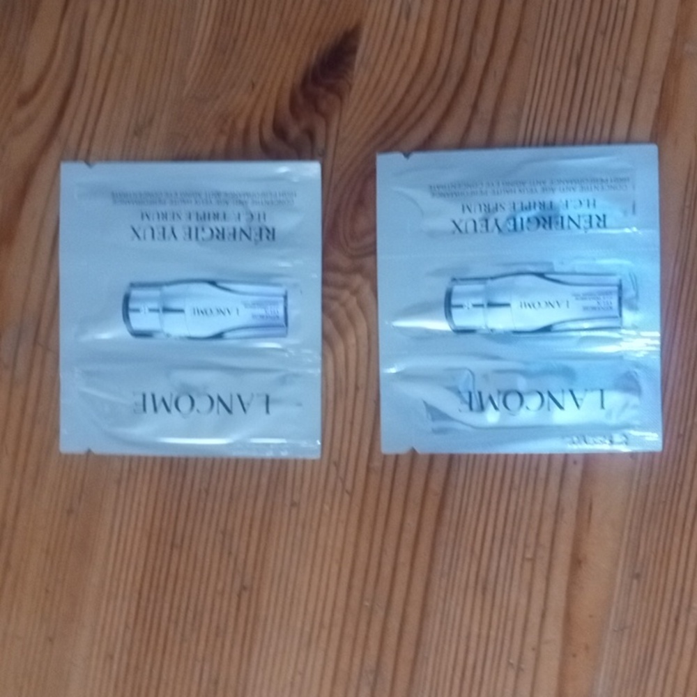 [2 FOR 1] Duo Of Samples Eye Serum Rénergie Yeux H.C.F Triple Serum